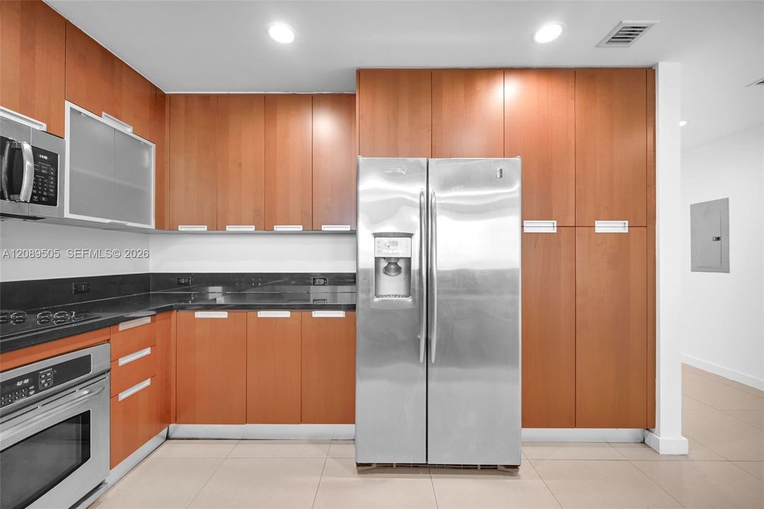 For Rent: $4,200 (2 beds, 2 baths, 1458 Square Feet)