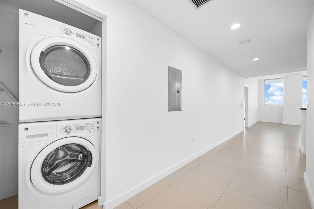 For Rent: $4,200 (2 beds, 2 baths, 1458 Square Feet)