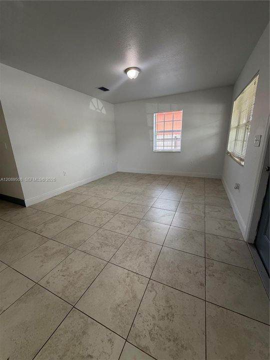 В аренду: $2,550 (2 спален, 1 ванн, 800 Квадратных фут)