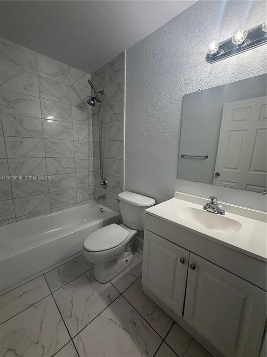 В аренду: $2,550 (2 спален, 1 ванн, 800 Квадратных фут)