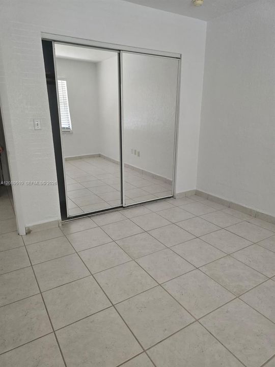 For Rent: $1,850 (2 beds, 1 baths, 633 Square Feet)
