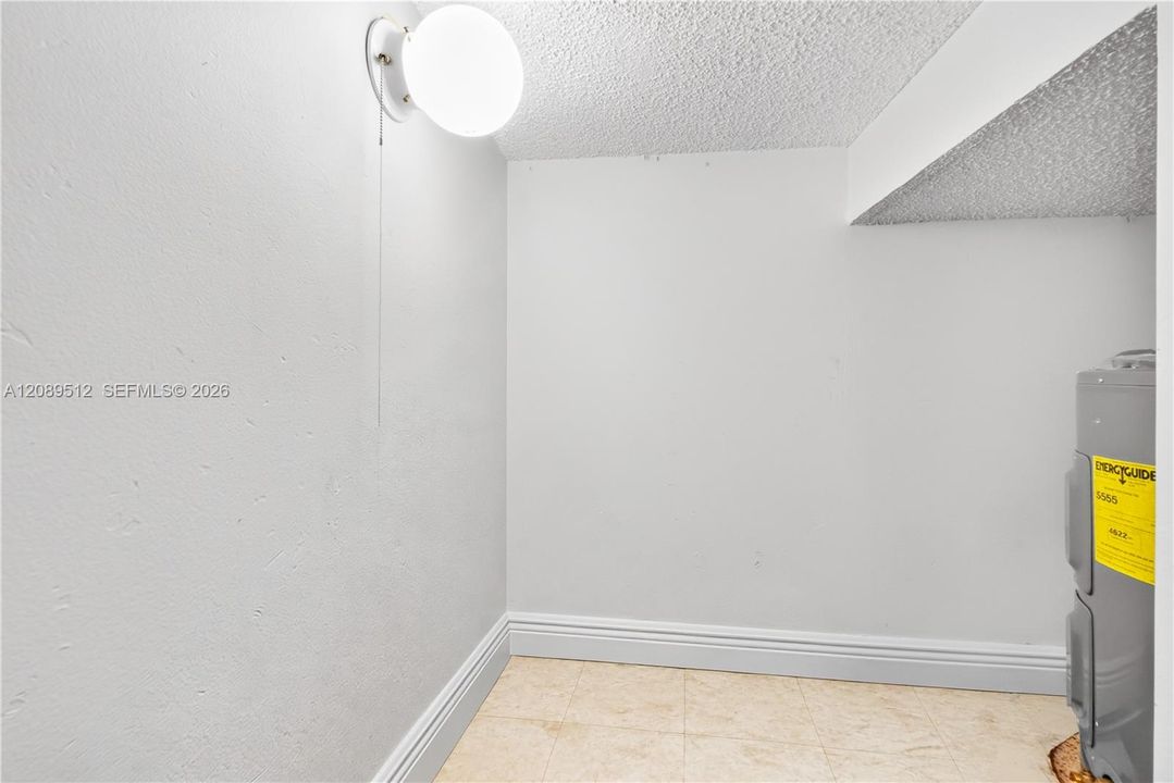 9014 NW 45th Ct, Sunrise, FL 33351 | 3 bedroom, 2.5 bath lakefront townhouse for sale in Sunrise, Florida.