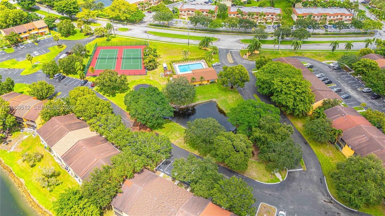 9014 NW 45th Ct, Sunrise, FL 33351 | 3 bedroom, 2.5 bath lakefront townhouse for sale in Sunrise, Florida.