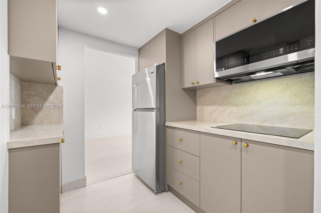 For Sale: $495,000 (2 beds, 1 baths, 675 Square Feet)