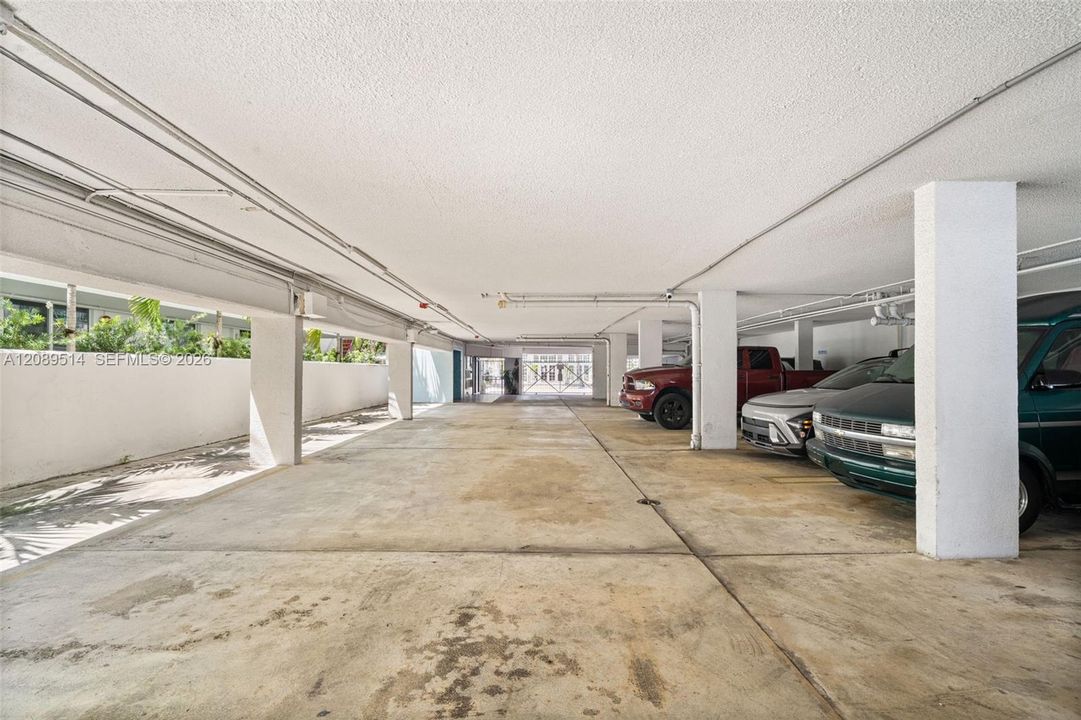For Sale: $495,000 (2 beds, 1 baths, 675 Square Feet)