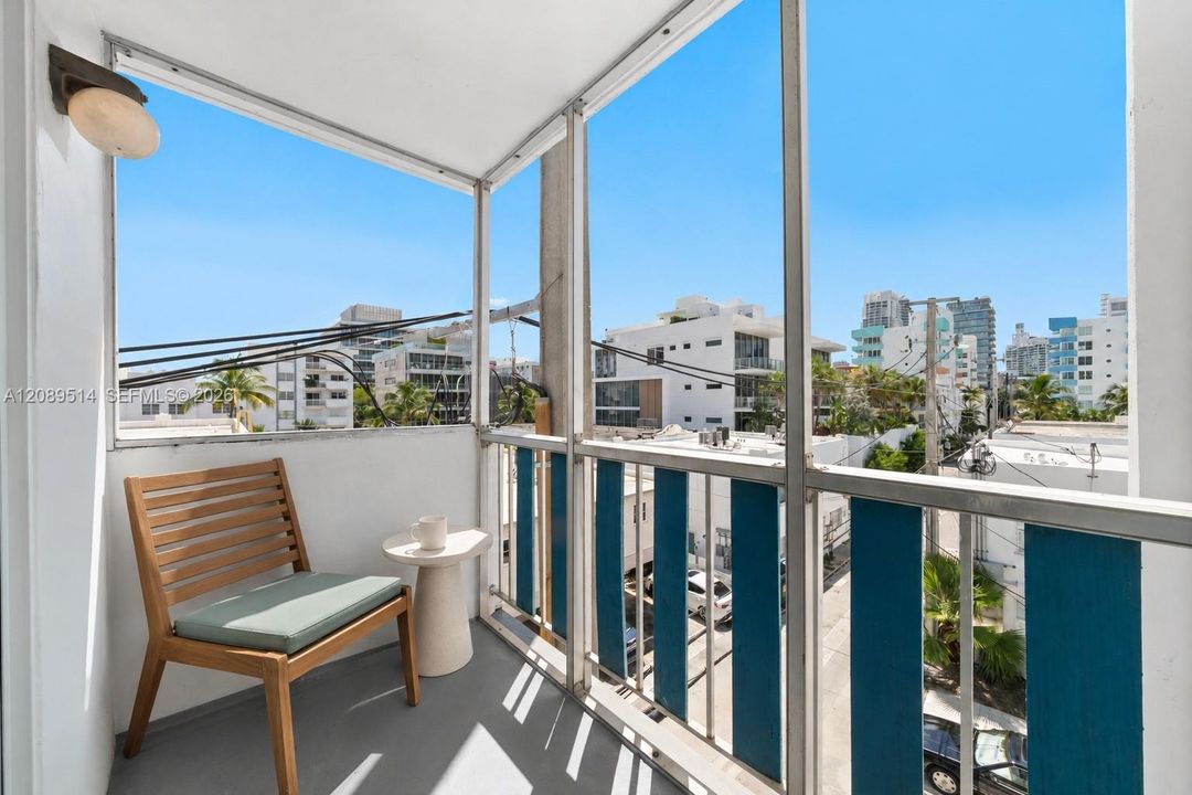 For Sale: $495,000 (2 beds, 1 baths, 675 Square Feet)
