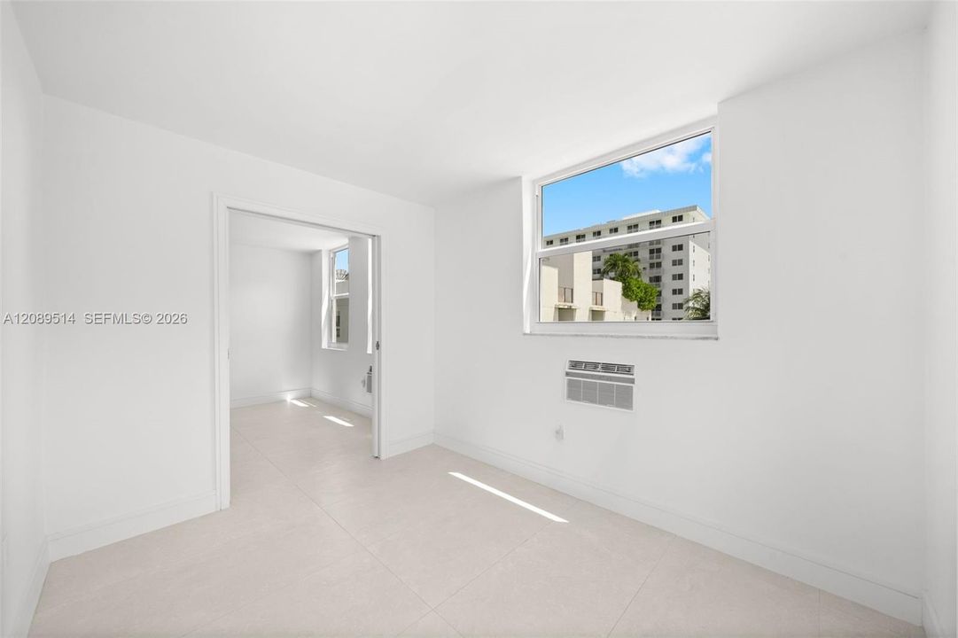 For Sale: $495,000 (2 beds, 1 baths, 675 Square Feet)