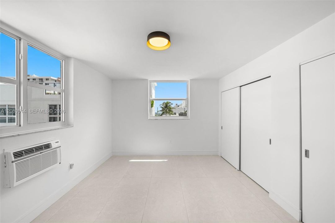 For Sale: $495,000 (2 beds, 1 baths, 675 Square Feet)