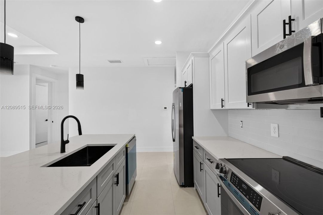 For Sale: $499,900 (0 beds, 0 baths, 2800 Square Feet)