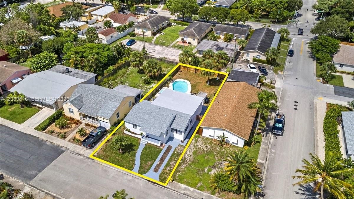 На продажу: $649,900 (3 спален, 2 ванн, 1430 Квадратных фут)