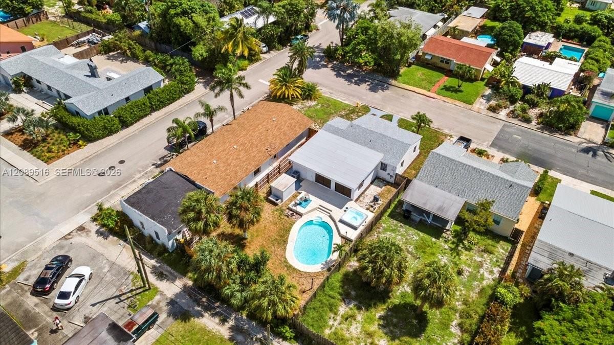 На продажу: $649,900 (3 спален, 2 ванн, 1430 Квадратных фут)