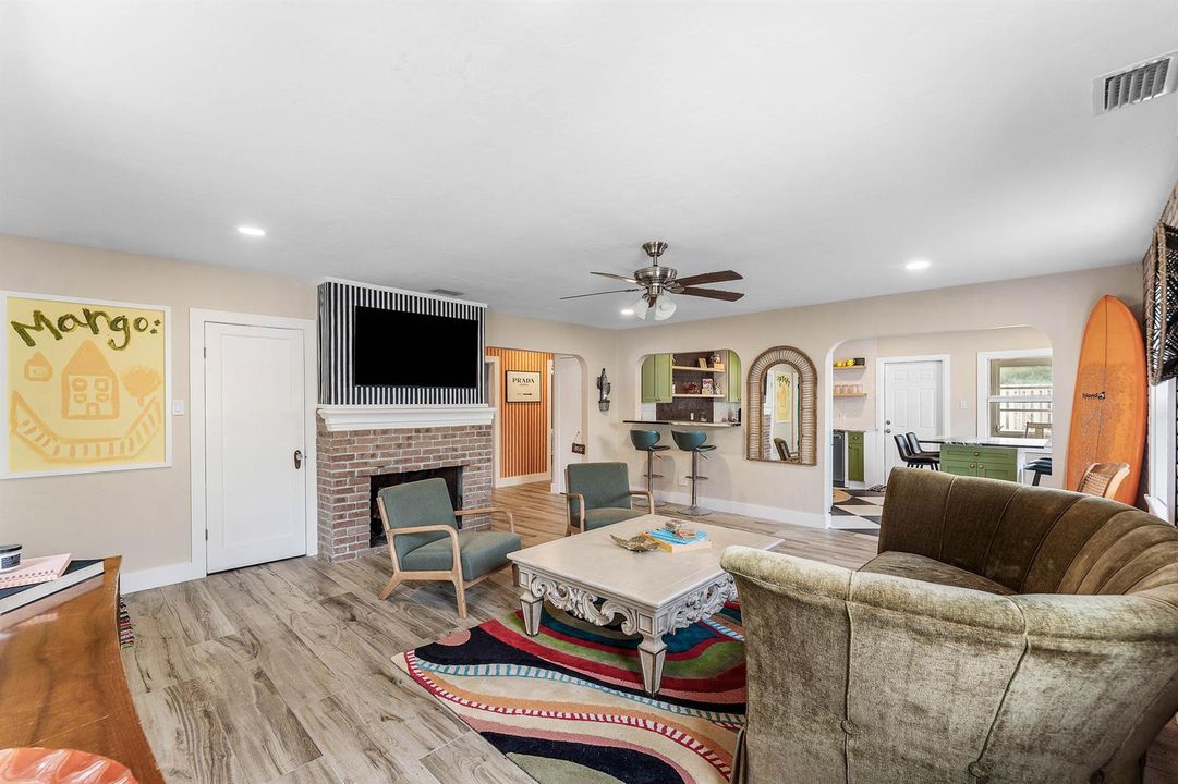 007-318WestMangoStreet-Lantana-FL-33462-