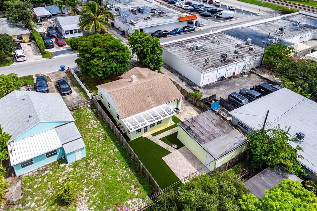 032-318WestMangoStreet-Lantana-FL-33462-