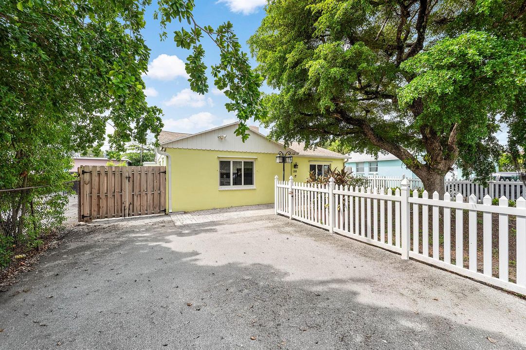 003-318WestMangoStreet-Lantana-FL-33462-