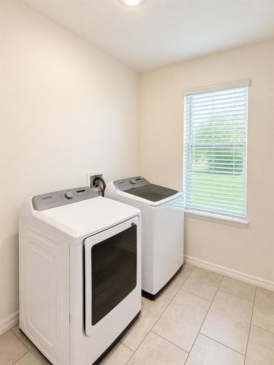Modern Minimalist Laundry Room