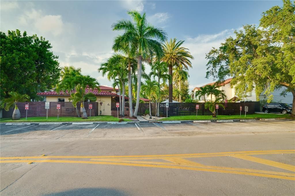 2625 front of building