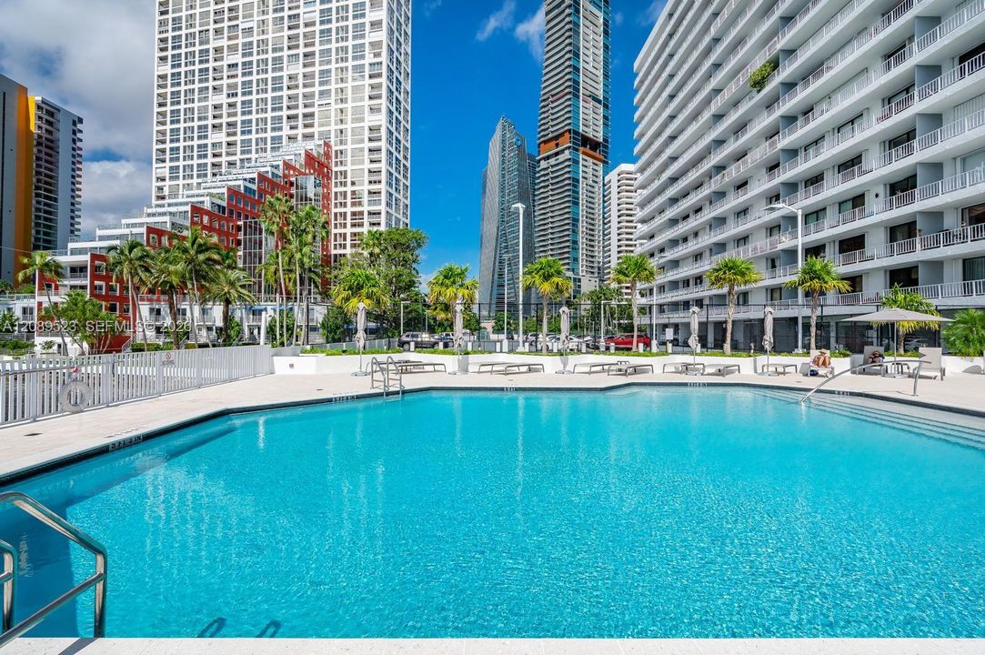 For Rent: $3,200 (1 beds, 1 baths, 602 Square Feet)