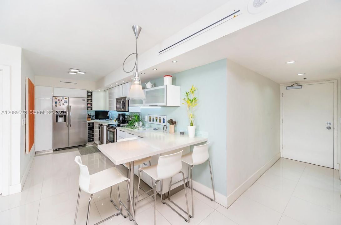 For Rent: $3,200 (1 beds, 1 baths, 602 Square Feet)
