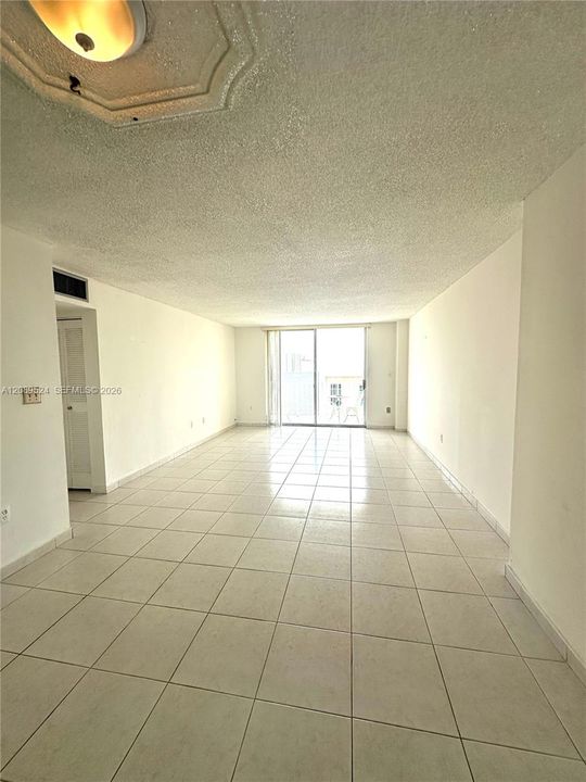 В аренду: $2,050 (2 спален, 2 ванн, 1006 Квадратных фут)
