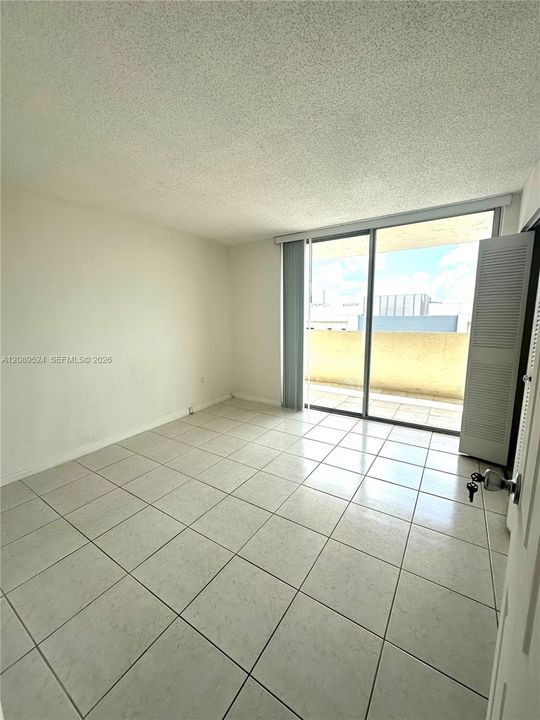 В аренду: $2,050 (2 спален, 2 ванн, 1006 Квадратных фут)