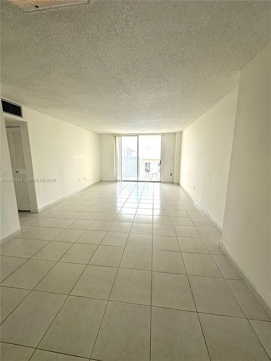 В аренду: $2,050 (2 спален, 2 ванн, 1006 Квадратных фут)