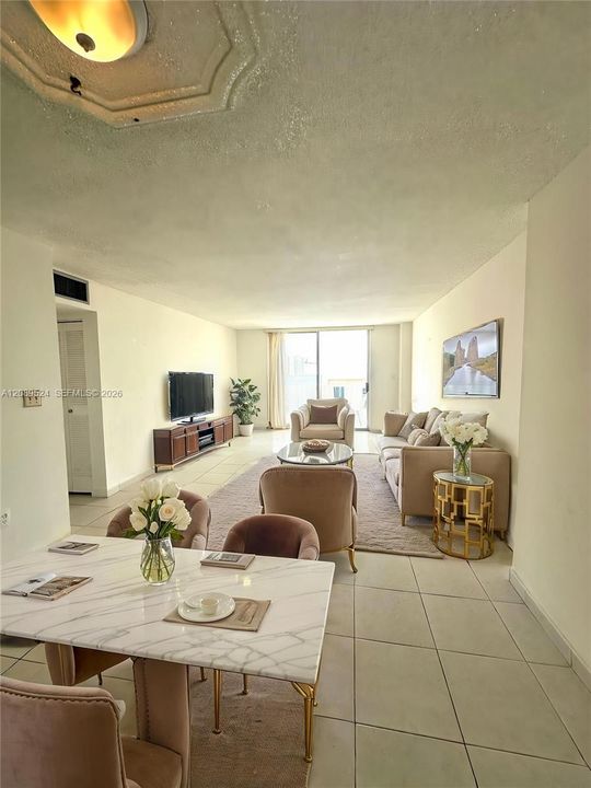 В аренду: $2,050 (2 спален, 2 ванн, 1006 Квадратных фут)