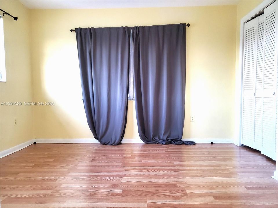 For Rent: $1,800 (2 beds, 1 baths, 783 Square Feet)