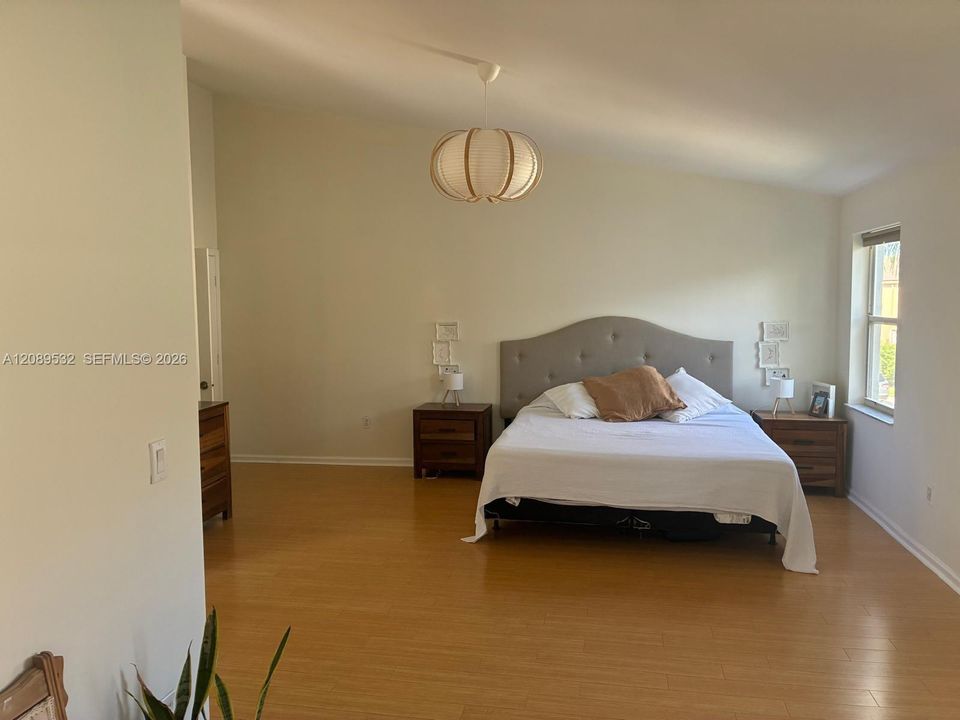En Venta: $760,000 (4 camas, 3 baños, 2880 Pies cuadrados)