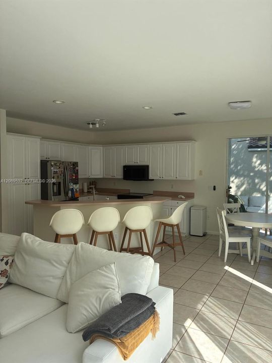 En Venta: $760,000 (4 camas, 3 baños, 2880 Pies cuadrados)