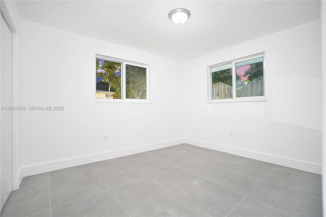 For Rent: $2,650 (2 beds, 1 baths, 1592 Square Feet)