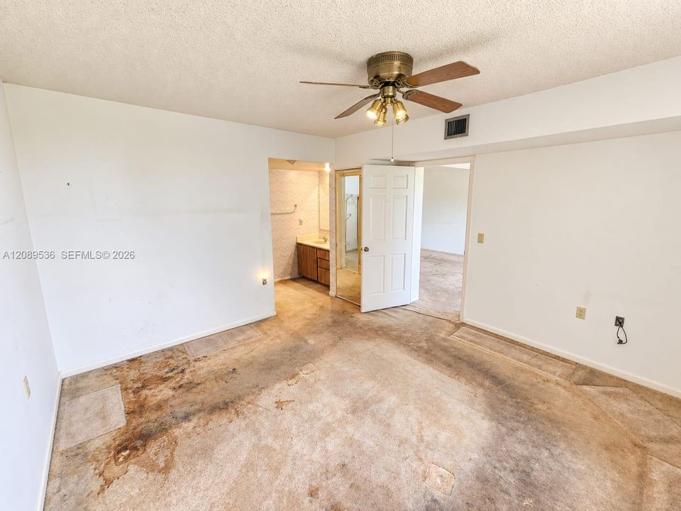 For Sale: $170,000 (2 beds, 2 baths, 1385 Square Feet)