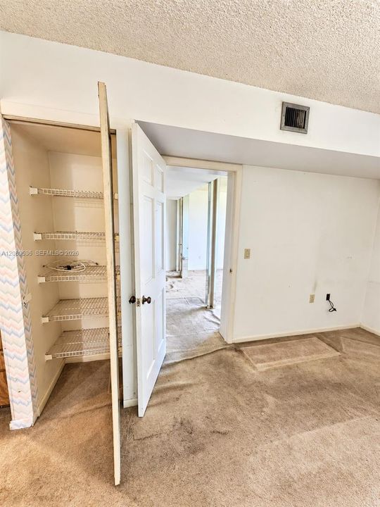 For Sale: $170,000 (2 beds, 2 baths, 1385 Square Feet)