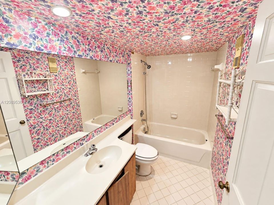 For Sale: $170,000 (2 beds, 2 baths, 1385 Square Feet)