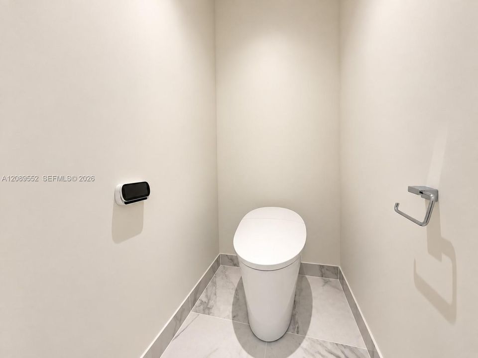 For Rent: $6,500 (1 beds, 2 baths, 1216 Square Feet)