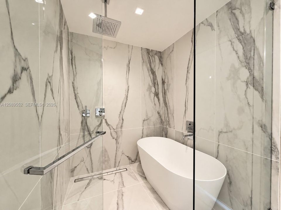 For Rent: $6,500 (1 beds, 2 baths, 1216 Square Feet)