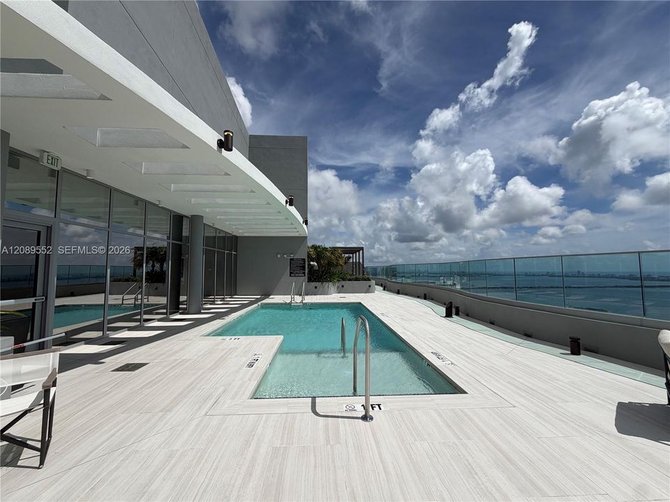 For Rent: $6,500 (1 beds, 2 baths, 1216 Square Feet)