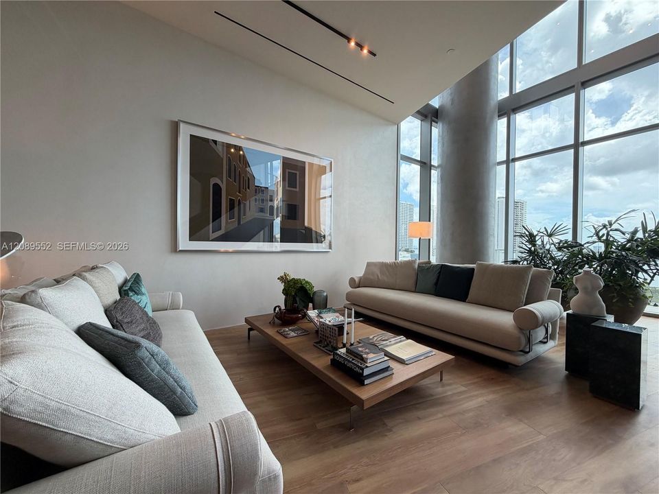 For Rent: $6,500 (1 beds, 2 baths, 1216 Square Feet)