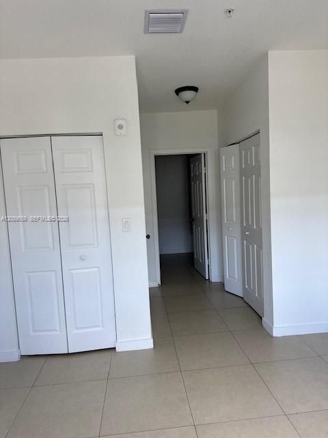 For Rent: $2,300 (3 beds, 2 baths, 2100 Square Feet)