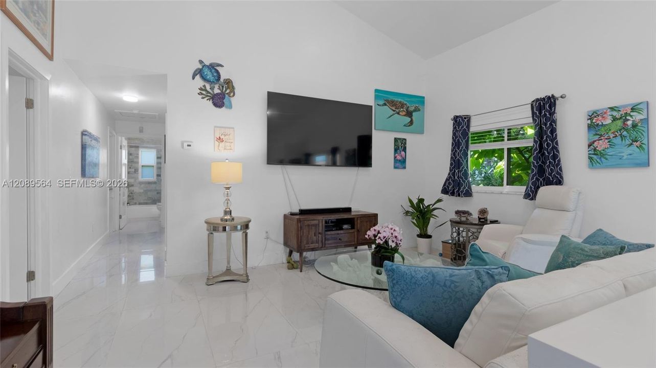 En Venta: $1,075,000 (3 camas, 2 baños, 1338 Pies cuadrados)