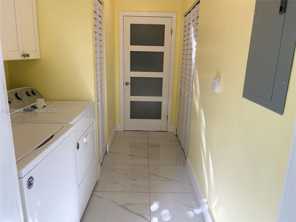 En Venta: $1,075,000 (3 camas, 2 baños, 1338 Pies cuadrados)