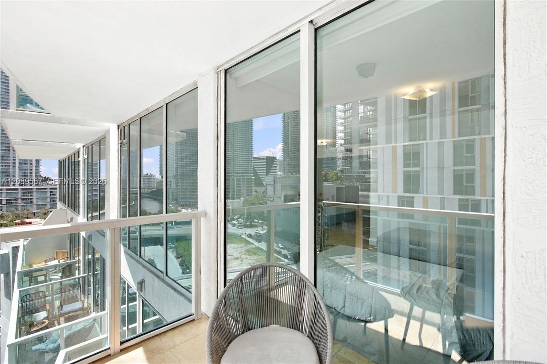 For Sale: $590,000 (2 beds, 2 baths, 1441 Square Feet)
