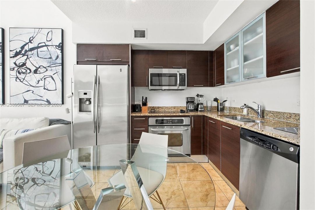 For Sale: $590,000 (2 beds, 2 baths, 1441 Square Feet)