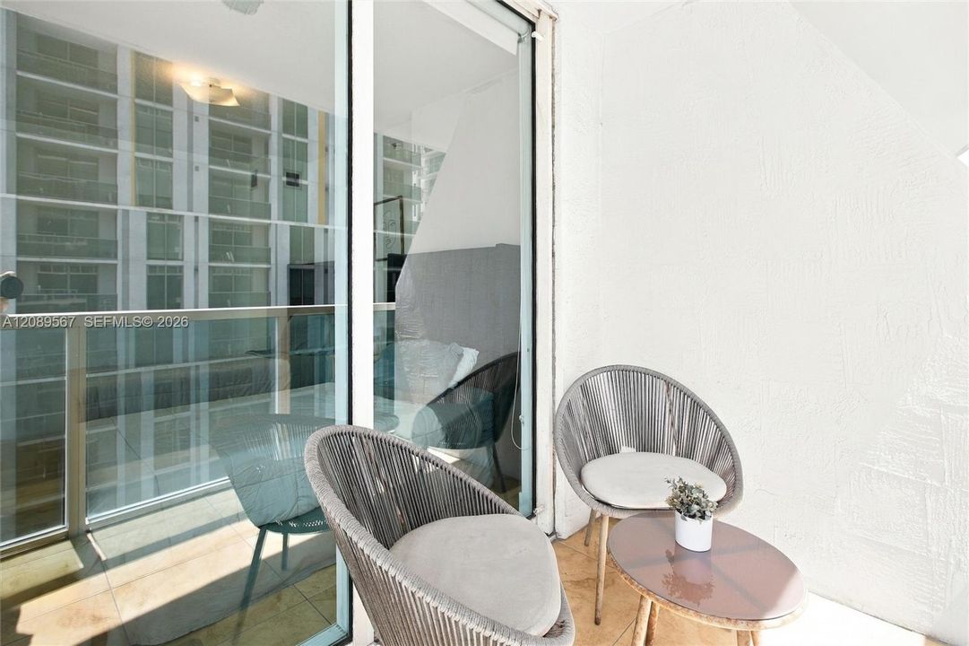 For Sale: $590,000 (2 beds, 2 baths, 1441 Square Feet)