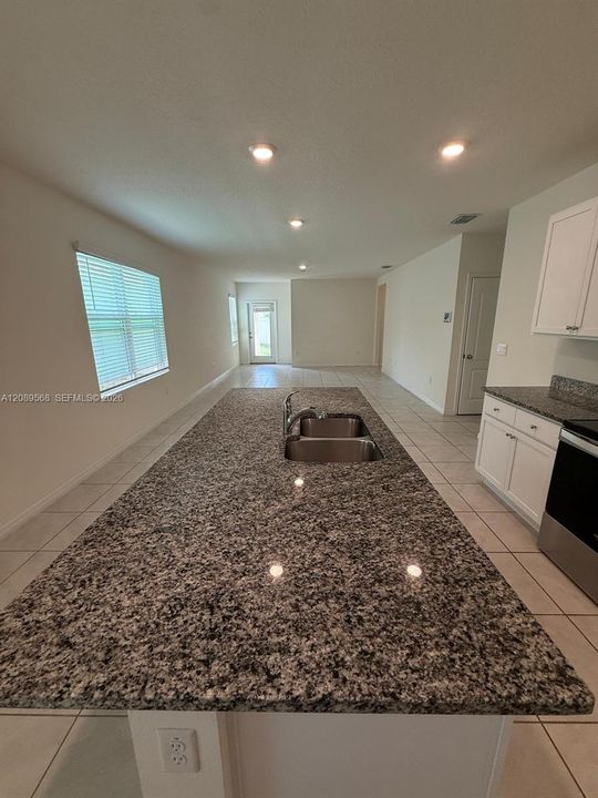 For Rent: $2,300 (3 beds, 2 baths, 2234 Square Feet)
