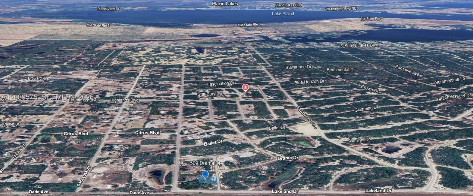 На продажу: $19,900 (0.27 acres)