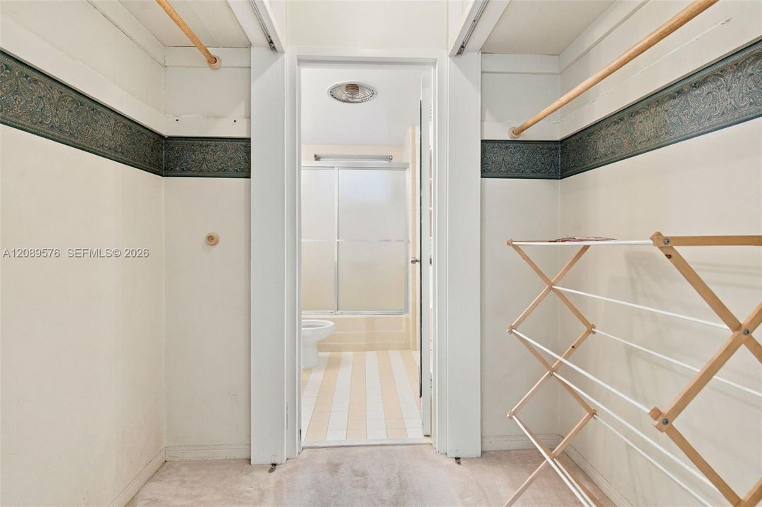 For Sale: $475,000 (2 beds, 2 baths, 1118 Square Feet)