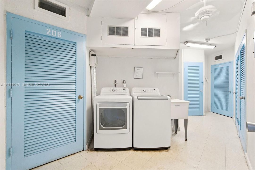 For Sale: $475,000 (2 beds, 2 baths, 1118 Square Feet)