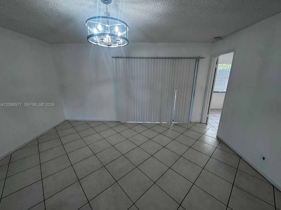 В аренду: $2,850 (4 спален, 2 ванн, 1605 Квадратных фут)