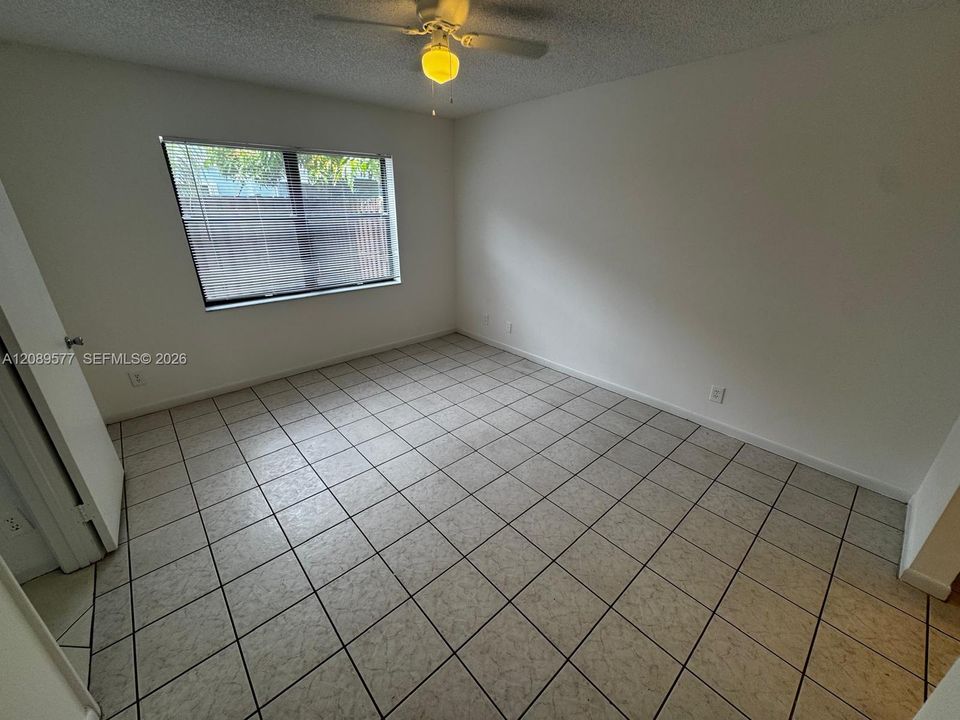 В аренду: $2,850 (4 спален, 2 ванн, 1605 Квадратных фут)