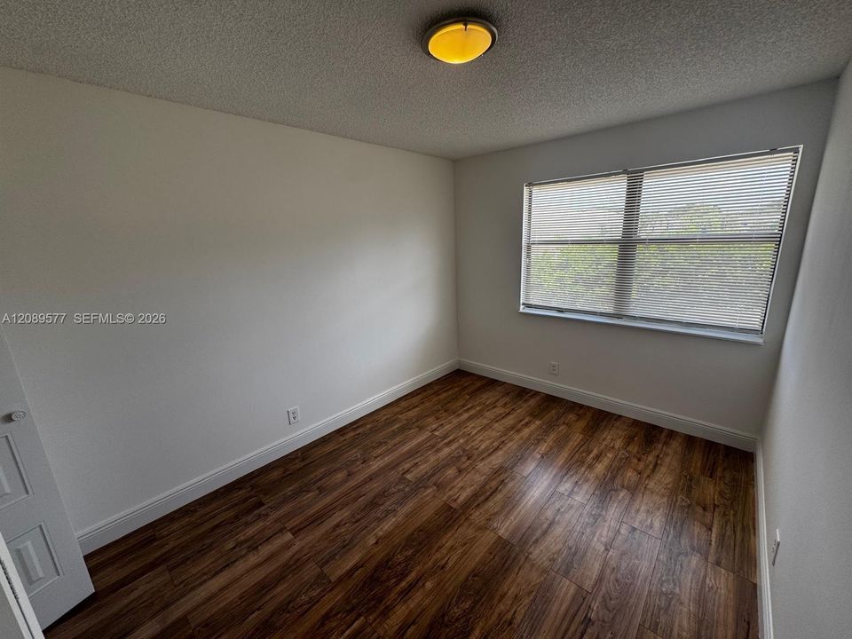 В аренду: $2,850 (4 спален, 2 ванн, 1605 Квадратных фут)
